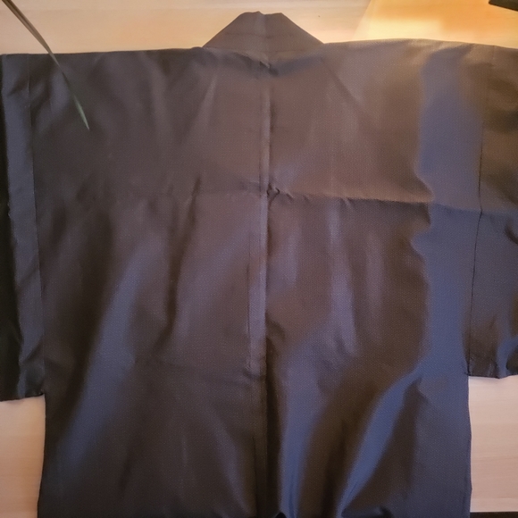 Silk Kimono with Fuji Mountain Details - Picture 5 of 7